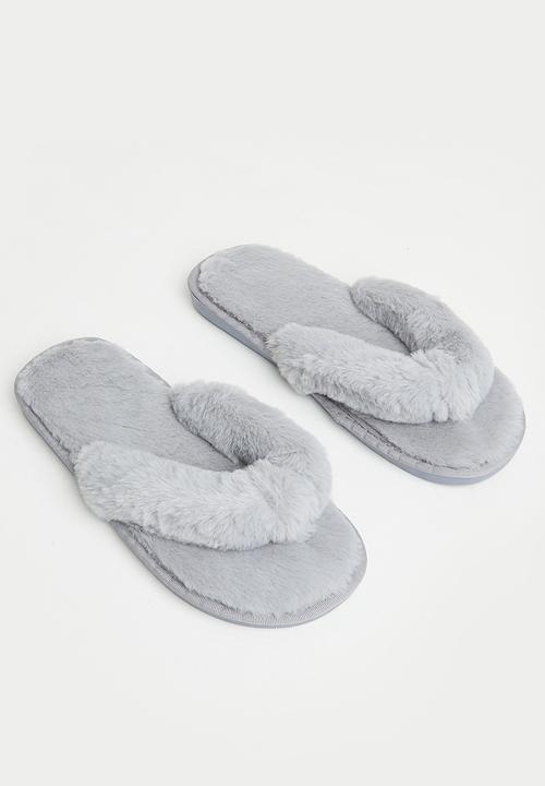 dailyfriday - Lindy soft touch tong slippers - grey