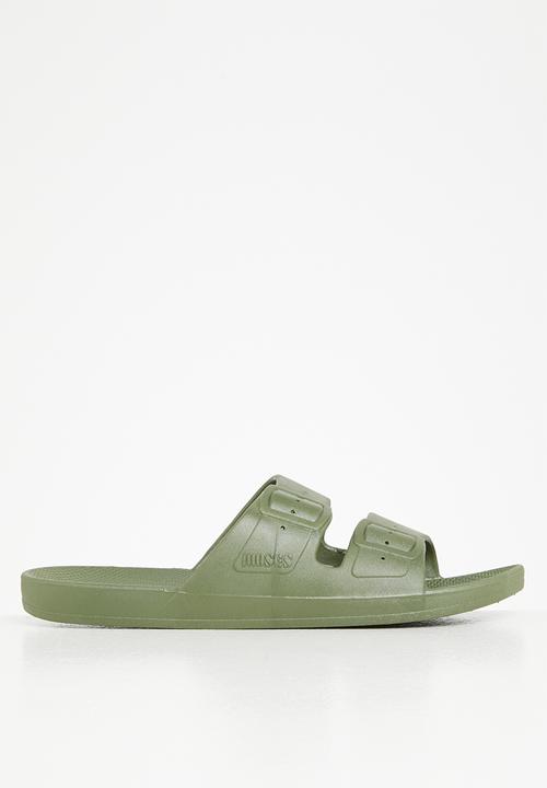 Freedom Moses - Slide - cactus