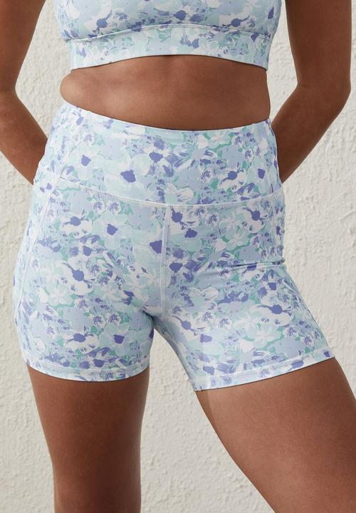 Cotton On - Smoothing pocket shortie short - painterly floral silky blue