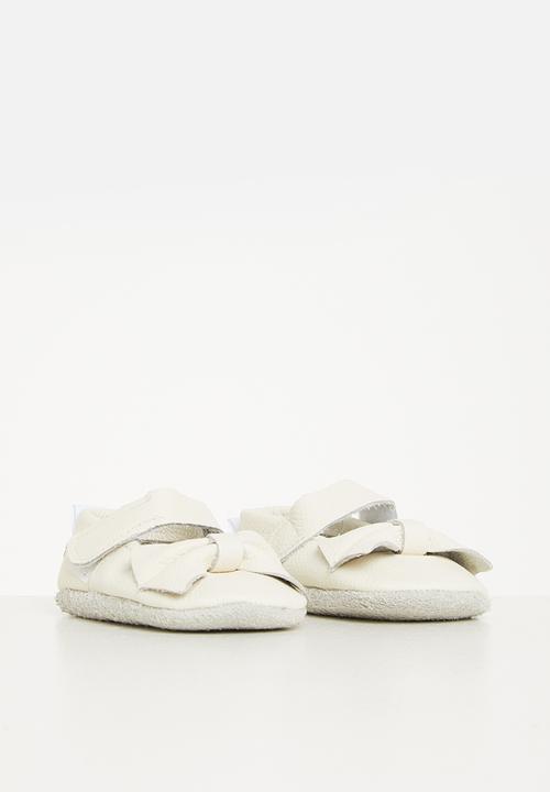 Pitta-Patta Shoes - Baby girls bow pump - ivory