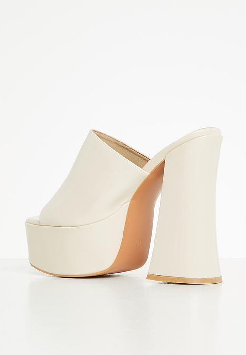 SIMMI London - Zuma -1 platform mule - off white patent