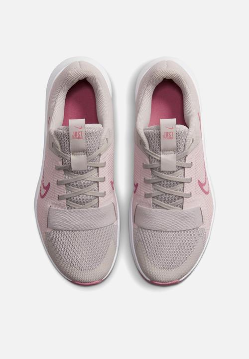 Nike - W nike mc trainer 2 - lt iron ore, desert berry & barely rose