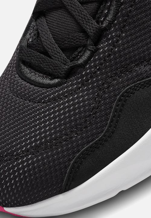 Nike - Legend essential 3