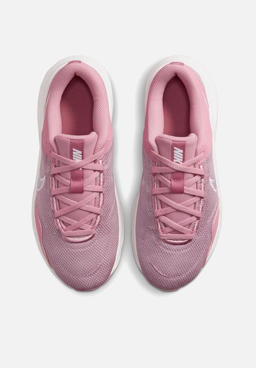 Nike - Nike Legend Essential 3 Next Nature