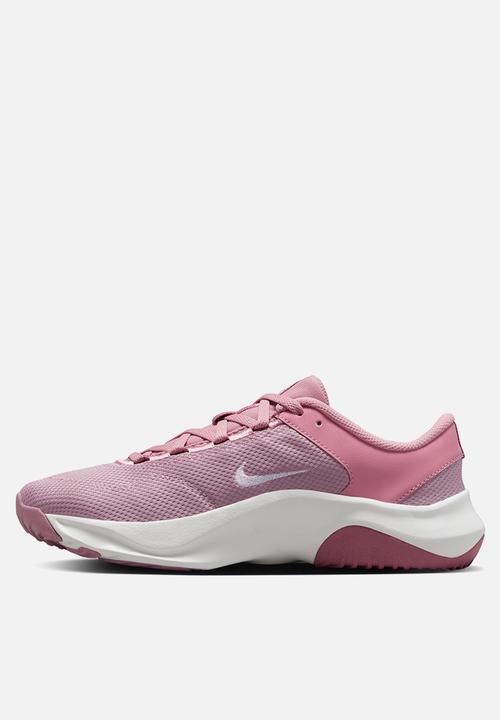 Nike - Nike Legend Essential 3 Next Nature