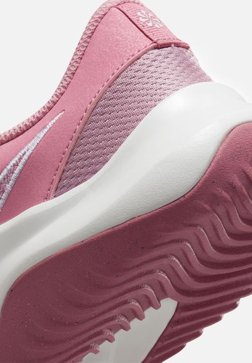 Nike - Nike Legend Essential 3 Next Nature