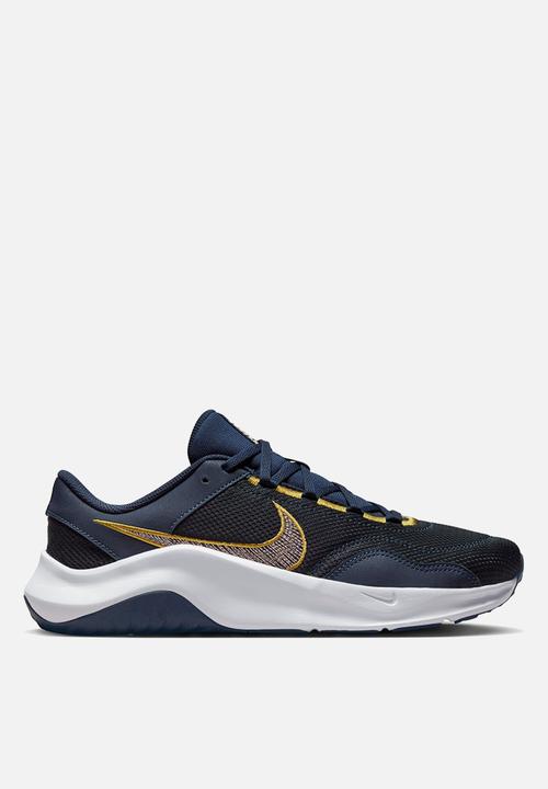Nike - Legend essential 3