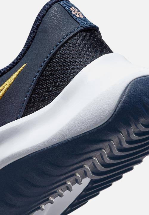 Nike - Legend essential 3