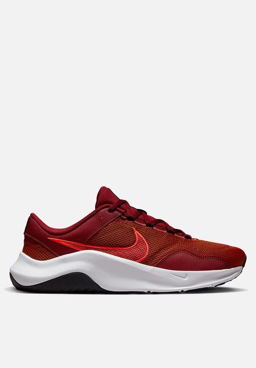 Nike - Legend Essential 3