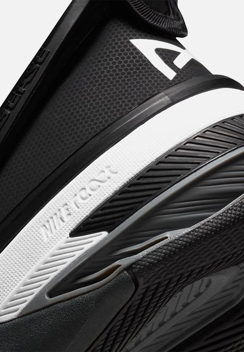 Nike - Nike Metcon 8 flyease