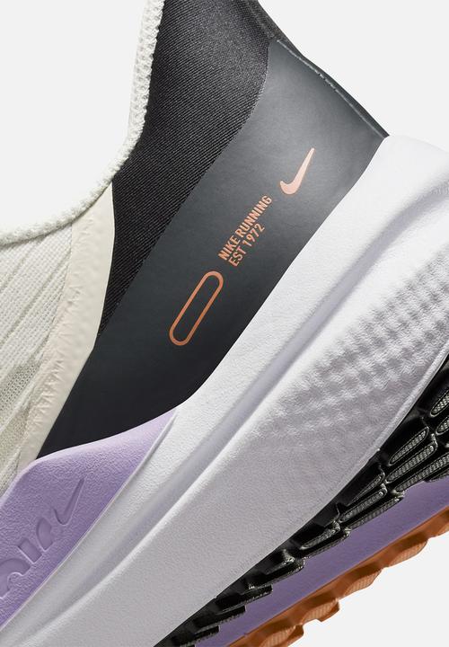 Nike - Nike air winflo 9 - lt orewood brn/white-off noir-lilac
