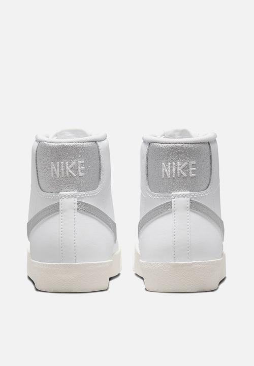 Nike - Nike Blazer Mid '77 ESS