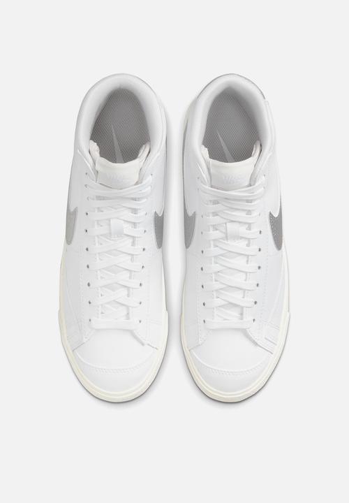 Nike - Nike Blazer Mid '77 ESS