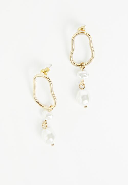 Superbalist - Heidi faux pearl earrings - gold