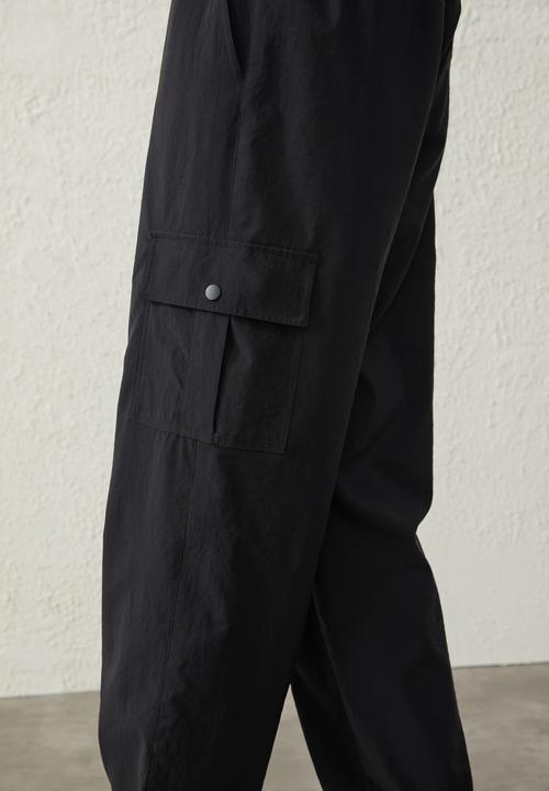 Cotton On - Woven cargo pant - black