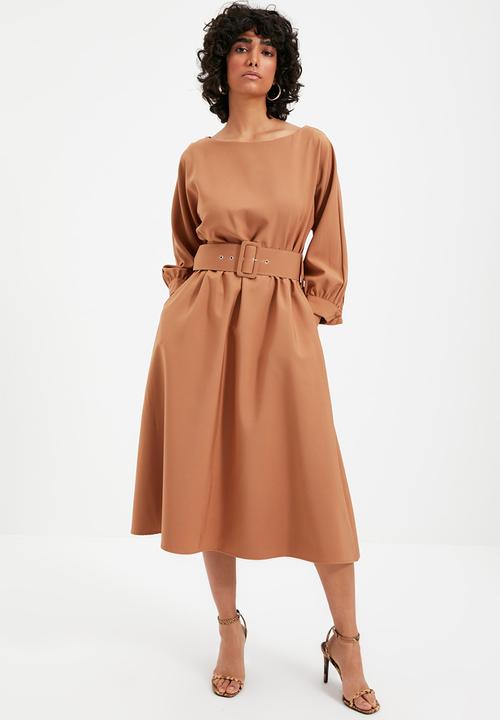 Trendyol - Basic midi dress - camel