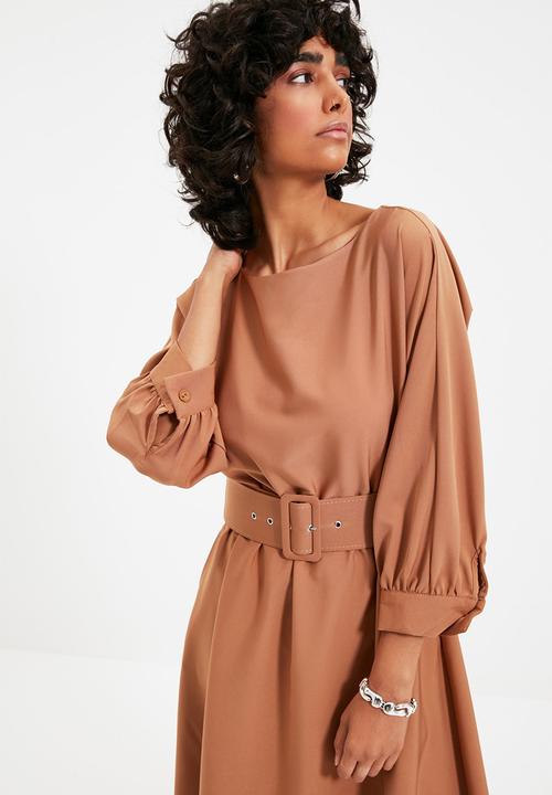 Trendyol - Basic midi dress - camel