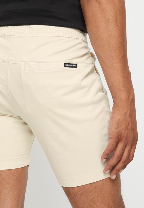 Calvin Klein - Skinny jogger chino short - Eggshell
