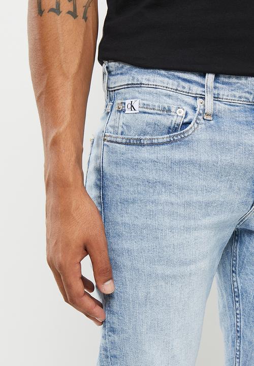 Calvin Klein - Slim - light wash