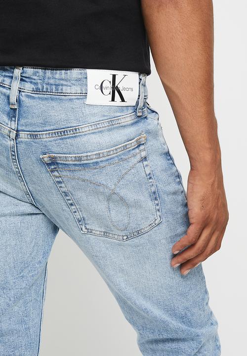 Calvin Klein - Slim - light wash