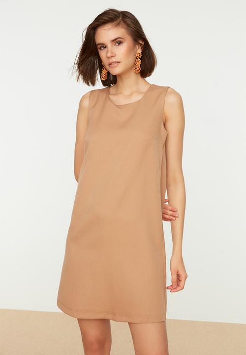 Trendyol - Basic sleeveless dress - camel