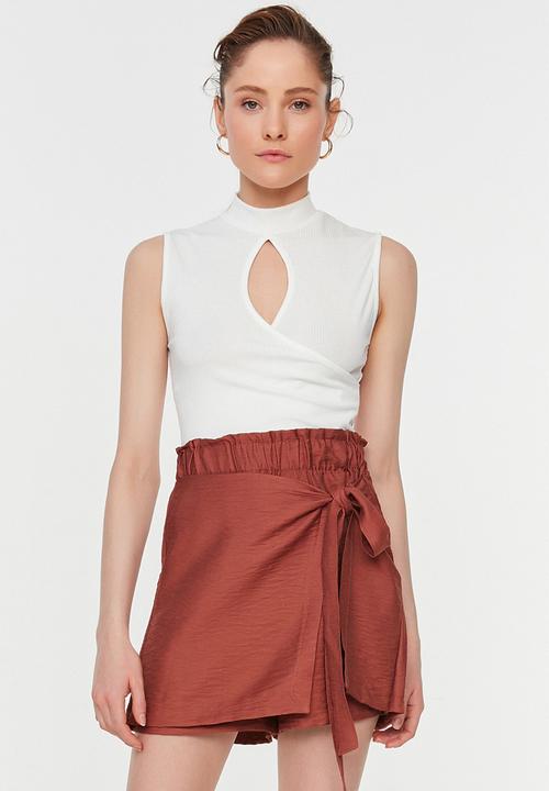Trendyol - High neck cut out detail blouse - ecru
