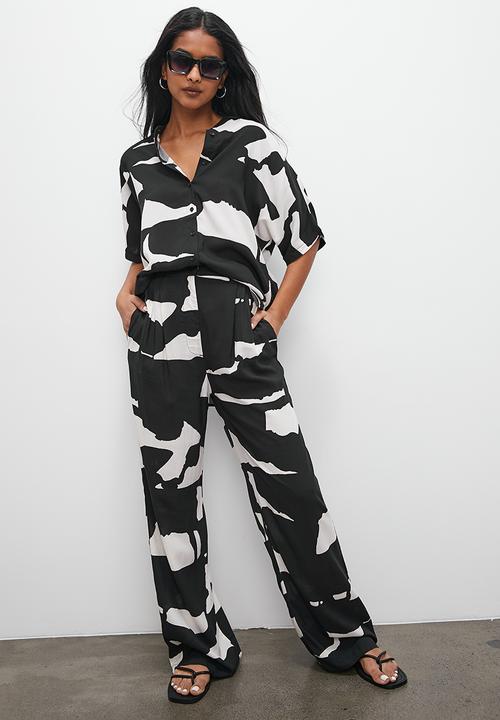 Superbalist - Relaxed wide leg co-ord - bold cut out