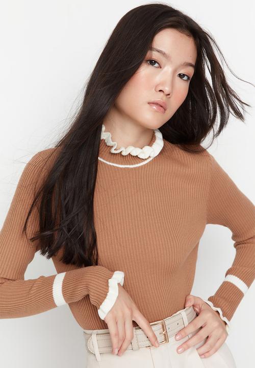 Trendyol - Frill detail fitted sweater - camel