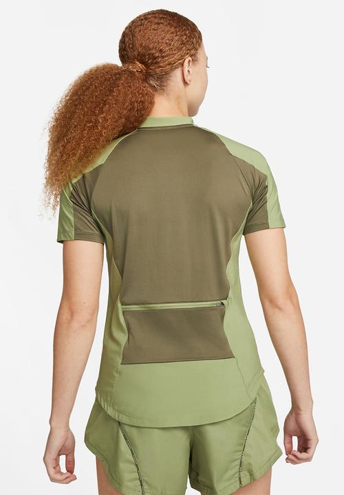 Nike - W nk df air ss hz top - alligator, medium olive & reflective silver