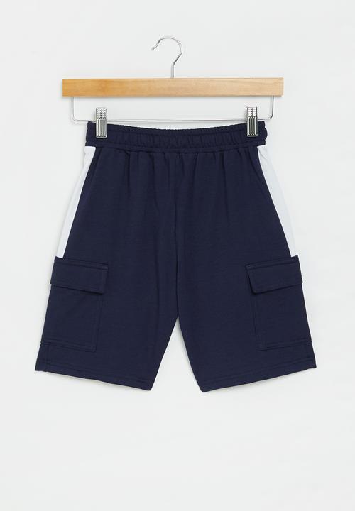 Superbalist - Fleece cargo shorts - navy & white insets 