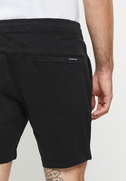 Calvin Klein - Skinny jogger chino short - black