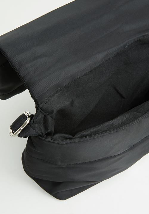 Tom Tom - Flap over quilt xbody- black