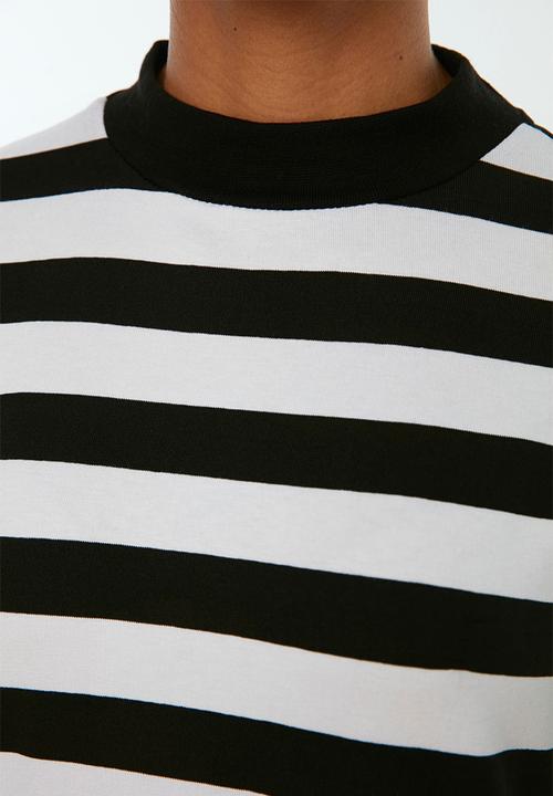 Trendyol - Striped basic turtleneck T-shirt - black & white