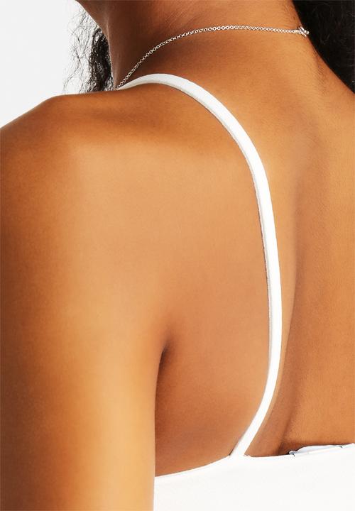New Look - Cut Out Side High Neck Crop Top