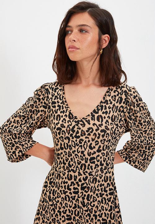 Trendyol - Print knit midi dress - brown
