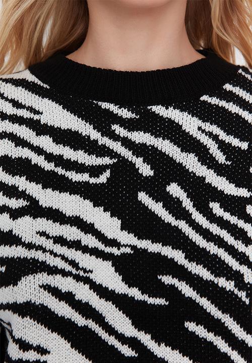 Trendyol - Crew neck patterened knit sweater - black