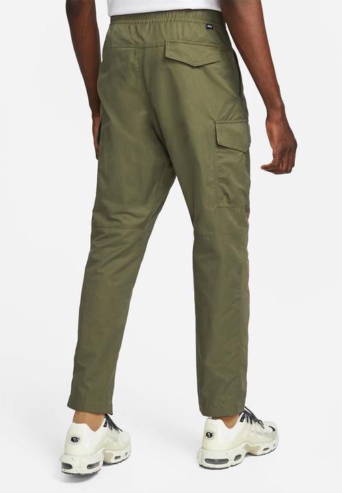 Nike - M Nike club woven unlined utility pant - medium olive & white