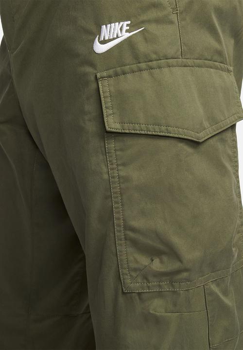 Nike - M Nike club woven unlined utility pant - medium olive & white
