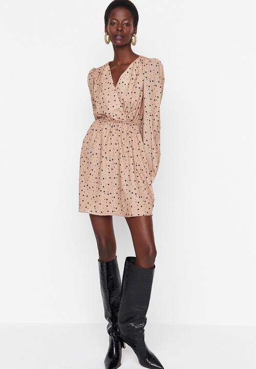 Trendyol - Belted print dress - camel