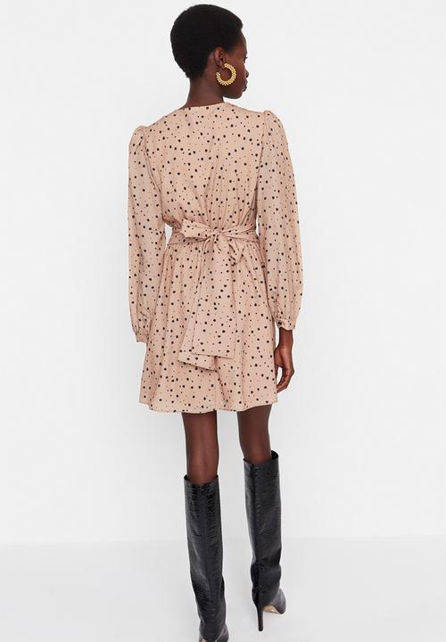 Trendyol - Belted print dress - camel