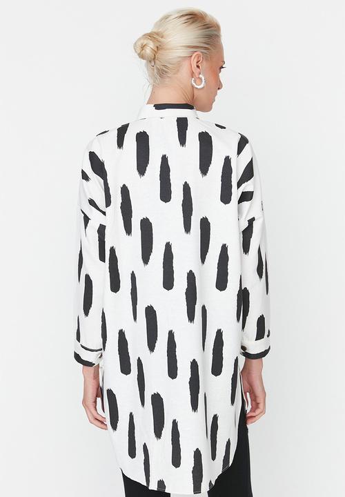 Trendyol - Patterned pocket detailed shirt - black and white