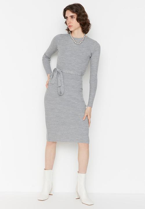 Trendyol - Belted knit midi dress - grey