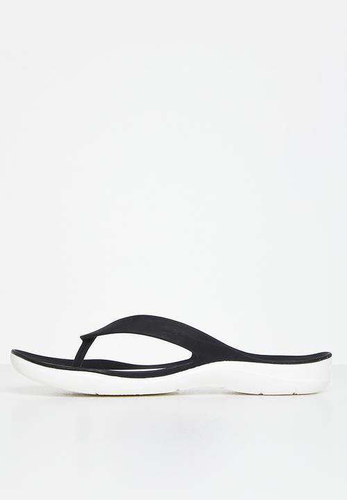 Crocs - Swiftwater flip flops - black & white