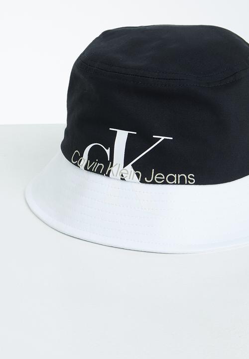 Calvin Klein - Sport essentials bucket hat - black & white