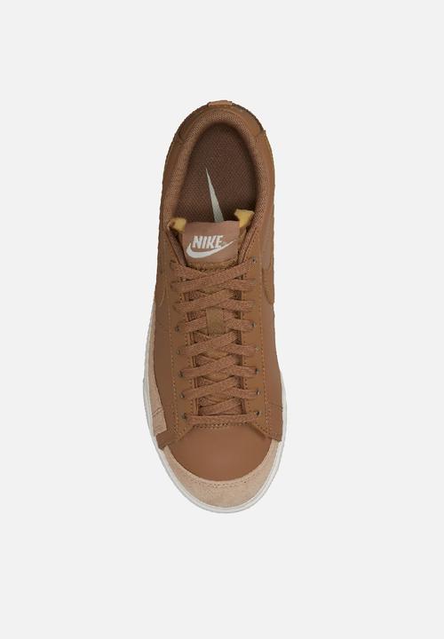 Nike - Nike Blazer Low Platform