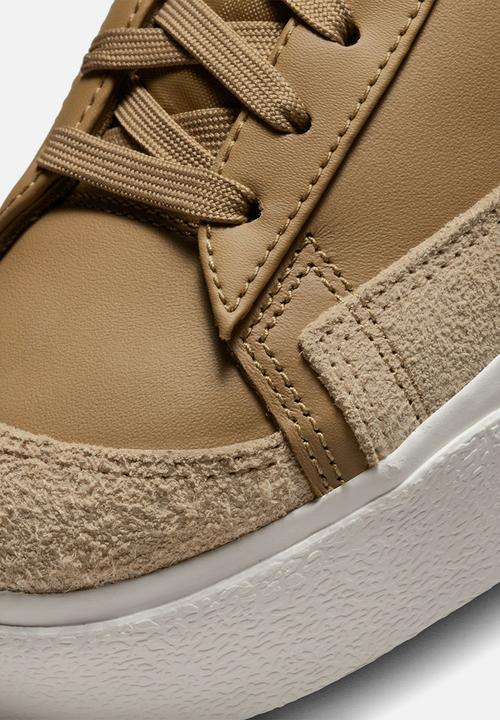 Nike - Nike Blazer Low Platform