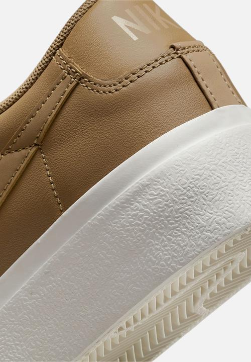 Nike - Nike Blazer Low Platform