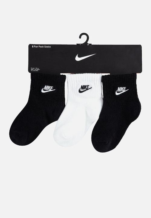 Nike - Core futura gripper - black & white