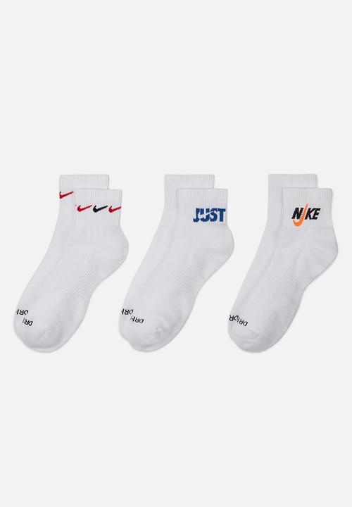 Nike - Nike everyday plus cushioned - white 