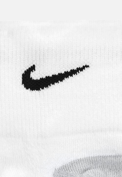 Nike - Nike everyday max cushioned - white